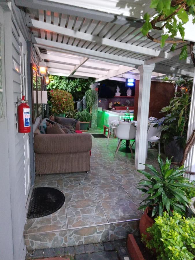 Mitchell'S Guesthouse Parow Exteriör bild