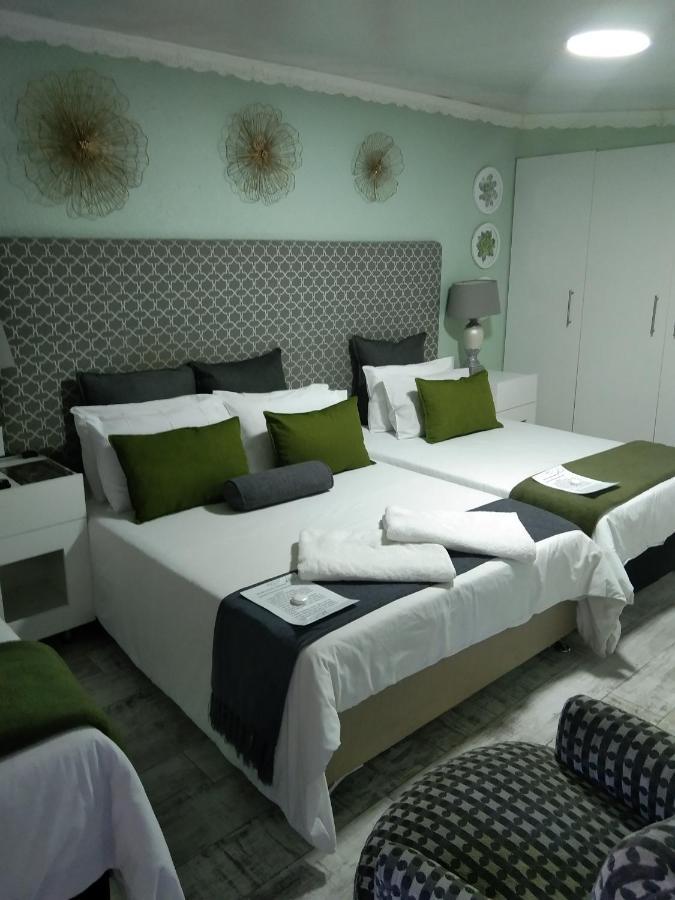 Mitchell'S Guesthouse Parow Exteriör bild