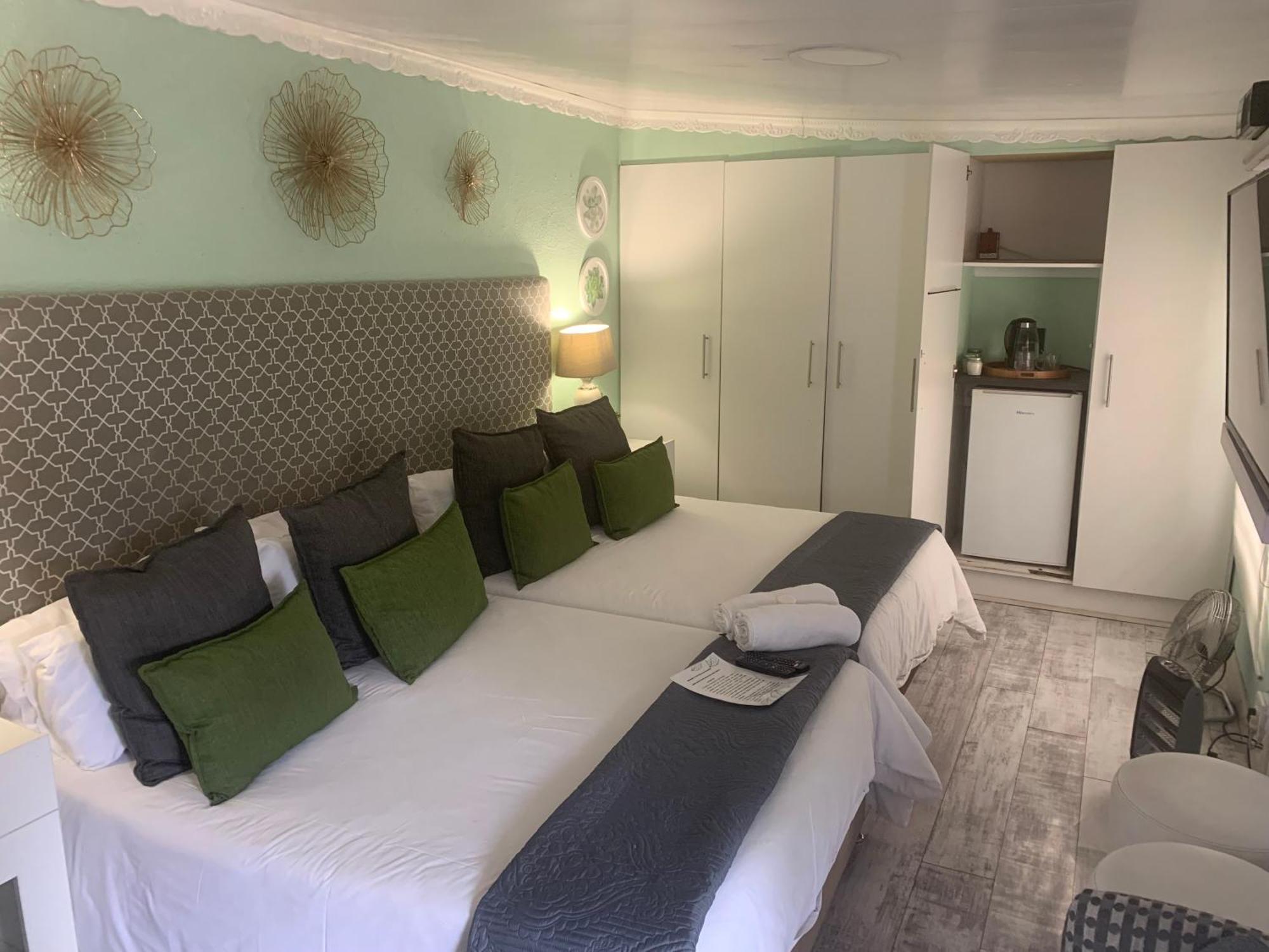 Mitchell'S Guesthouse Parow Exteriör bild